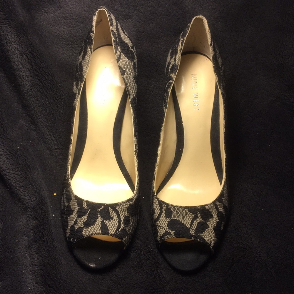 Nine West heels with black lace size 6